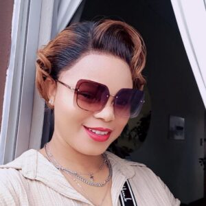 Pixie glueless wig